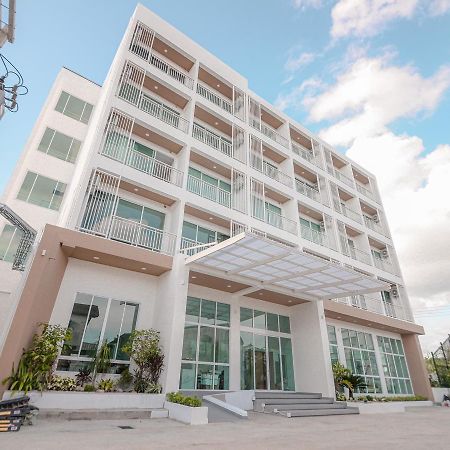 Hotel Agnes Buriram Exterior photo