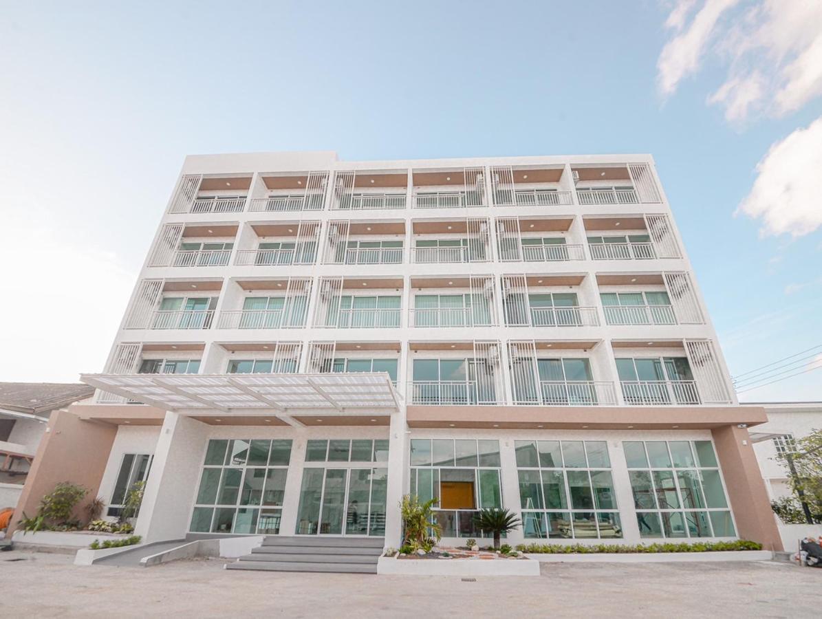 Hotel Agnes Buriram Exterior photo
